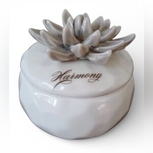 Harmony Trinket Box White and Gray Dimensional Succulent Lid Ikebana